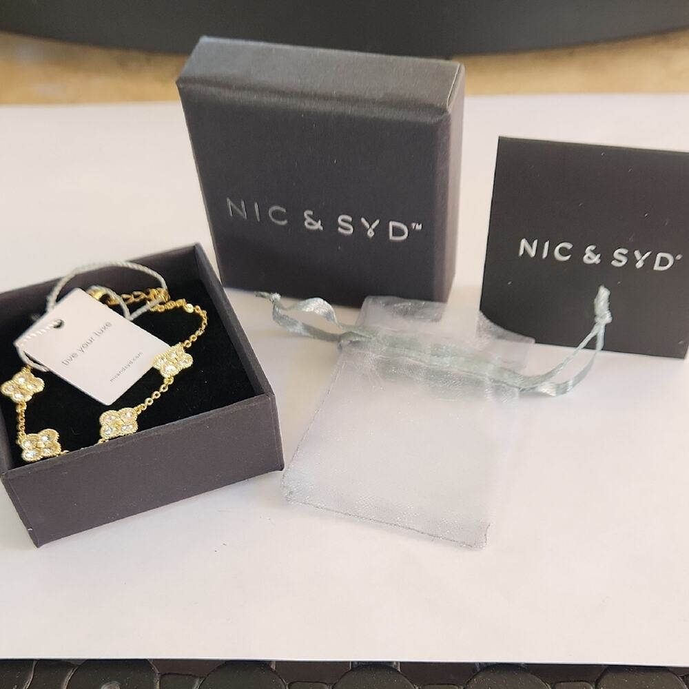 NIC & SYD Gold Floral Link Bracelet with Crystal Accents NEW IN BOX